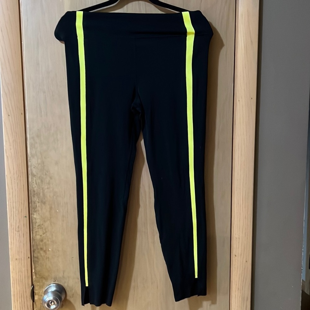 EUC Zyia Active Black and Yellow Tape Leggings Size 6-8​​​​